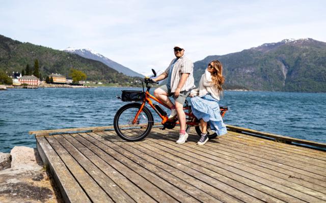 Hva med å bytte ut rullingen på Instagram med en ekte, rolig rulling langs fjorden?
