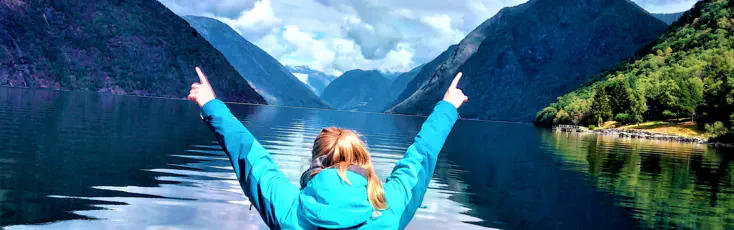 Fantastiske Fjærlandsfjord og fisketur med tenåringer og morsom fisk på tur