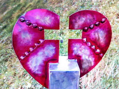 Peaceful gathering space at Grünersgate with warm welcoming atmosphere