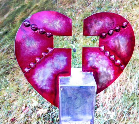 Peaceful gathering space at Grünersgate with warm welcoming atmosphere