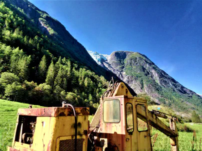 Gravemaskin i fjærland, supphelledalen og isbre ,sykkeltur