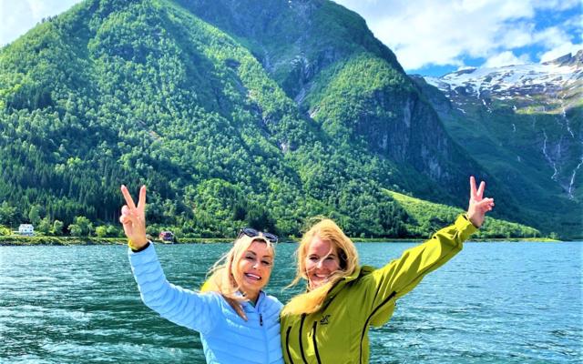 Fantastiske Sognefjorden og venninner på sproty fjelltur og fiske i Esefjorden, Balestrand  