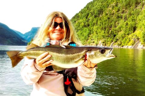 fiske tur i sognefjorden, gøy på landet stor Lyr og dorging, vakker fjord
